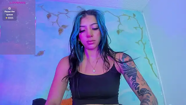 SaturnooStonee online show from October 14, 2025, 4:35 am