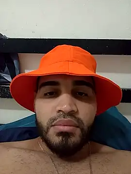 luismanuel 1998 online show from November 28, 2025, 3:31 am