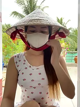 BabyThree  online show from October 30, 2025, 8:38 am