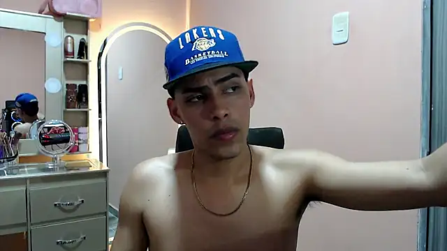 TenderBoyBigCock  online show from November 26, 2025, 4:35 am