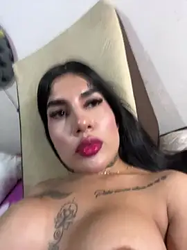 Snapshot of saragill323 chatting on February 23, 2025, 1:24 am saragill323 online show from February 23, 2025, 1:24 am