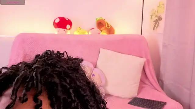 Snapshot of Heily_Fox chatting on February 17, 2026, 12:40 am Heily Fox online show from February 17, 2026, 12:40 am