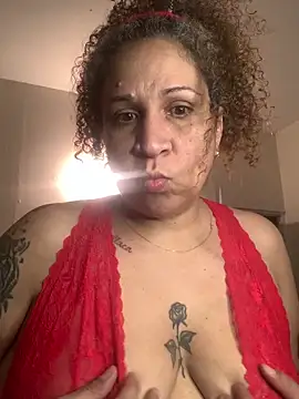 ladycreamypr2 online show from February 11, 2026, 4:06 am