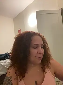 ladycreamypr2 online show from February 19, 2026, 3:24 am