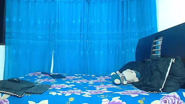 Hot Sharks  online show from October 16, 2025, 10:27 am