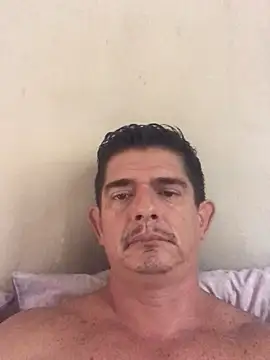 Snapshot of Marobronco chatting on June 25, 2026, 1:04 pm Marobronco online show from June 25, 2026, 1:04 pm