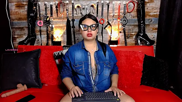 Snapshot of slave_Rubi chatting on December 6, 2024, 11:14 pm slave Rubi online show from December 6, 2024, 11:14 pm