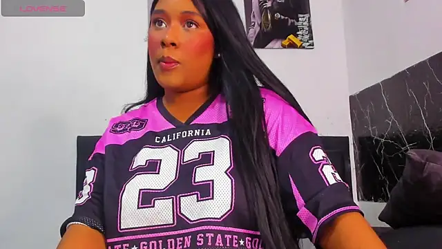 kriixtybrown online show from April 13, 2026, 6:57 pm