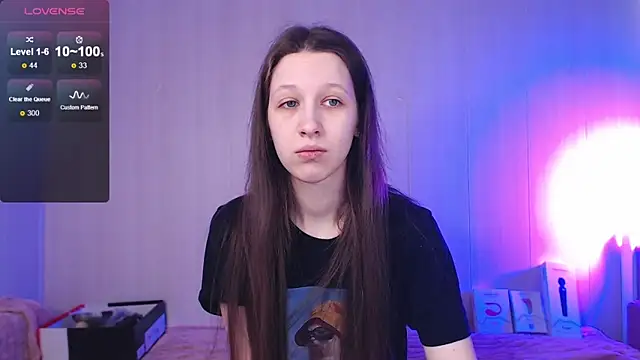 ur kitty   online show from December 18, 2025, 9:04 am