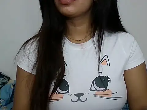 Snapshot of sparkling_queen chatting on February 5, 2025, 6:24 am sparkling queen online show from February 5, 2025, 6:24 am