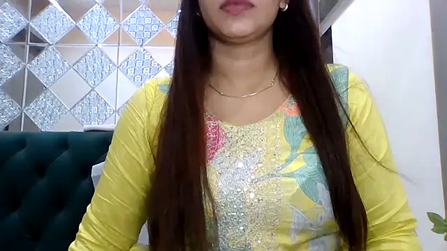 Snapshot of sparkling_queen chatting on October 3, 2025, 5:32 pm sparkling queen online show from October 3, 2025, 5:32 pm