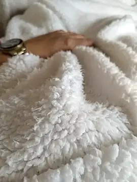 A man in public online show from April 13, 2026, 12:54 pm