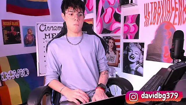 cinnamon boyxxx online show from March 18, 2025, 1:21 am