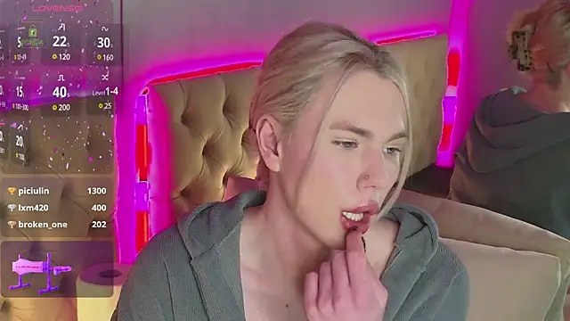 DanielPaige  online show from February 5, 2025, 7:42 pm