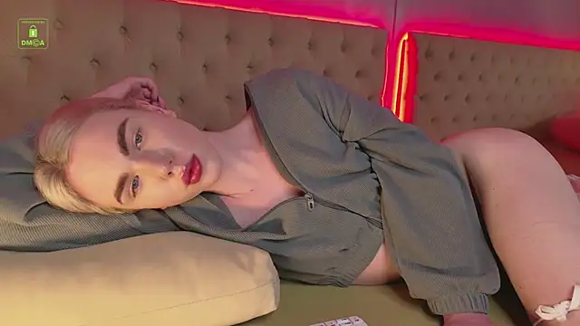 DanielPaige  online show from February 9, 2025, 7:19 pm