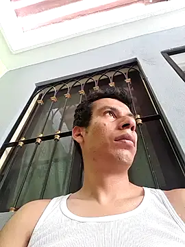 josehot151515 online show from October 29, 2025, 5:58 pm