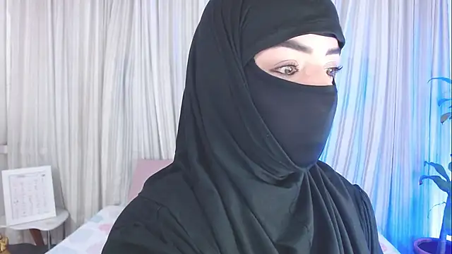 Uzra hayed online show from October 4, 2025, 11:30 am