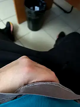 Snapshot of onbifeet chatting on February 7, 2026, 8:40 am onbifeet online show from February 7, 2026, 8:40 am