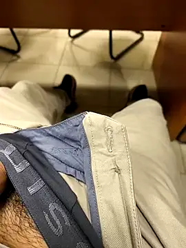 Snapshot of onbifeet chatting on March 10, 2026, 3:06 pm onbifeet online show from March 10, 2026, 3:06 pm