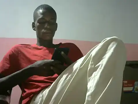 Bigras0011 online show from January 8, 2025, 2:03 am