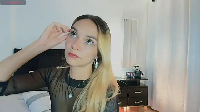 MeganLorensx online show from April 7, 2026, 8:42 pm