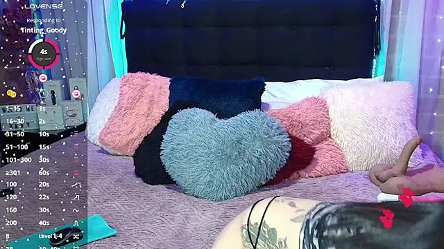 Hanna horny  online show from November 18, 2025, 10:03 pm