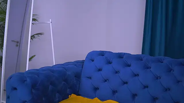 Snapshot of LovingBlondie chatting on February 3, 2025, 10:58 am LovingBlondie online show from February 3, 2025, 10:58 am