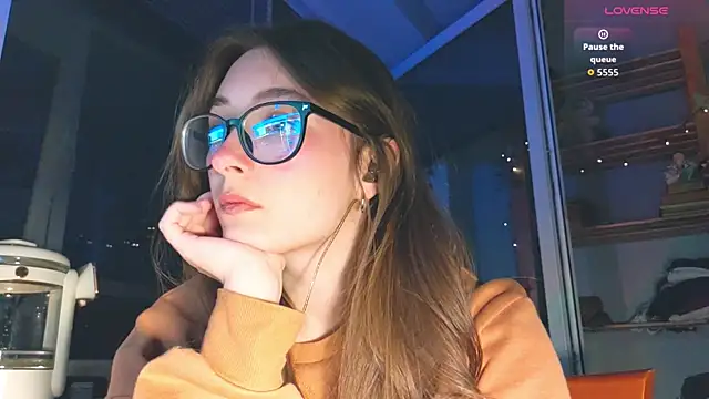 Snapshot of monlight__dana chatting on April 20, 2026, 6:53 pm monlight dana online show from April 20, 2026, 6:53 pm
