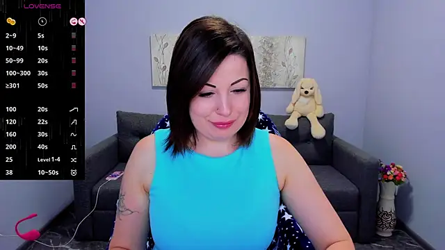 Emily Midlton online show from October 28, 2025, 7:23 am