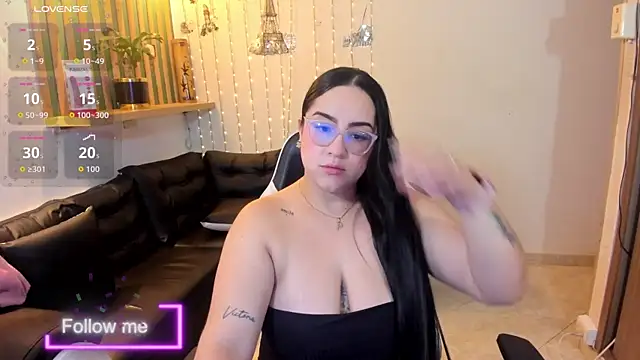 Sofiia davis23 online show from April 14, 2026, 1:39 pm