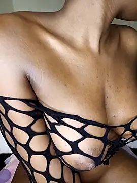 Snapshot of ManyaFatuity chatting on March 7, 2025, 1:18 pm ManyaFatuity online show from March 7, 2025, 1:18 pm