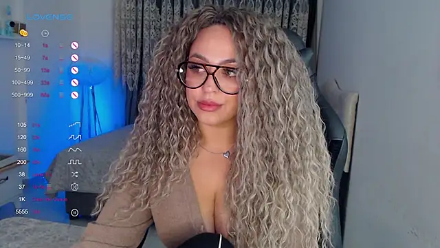 Snapshot of _Just_a_queen_3 chatting on January 19, 2026, 8:29 am Just a queen 3 online show from January 19, 2026, 8:29 am