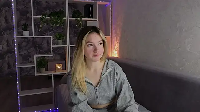 Snapshot of flawless_angell chatting on October 20, 2025, 2:01 am flawless angell online show from October 20, 2025, 2:01 am