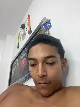 Demiansteven2 online show from May 14, 2026, 1:40 pm