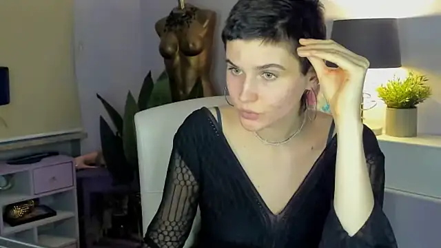 Snapshot of sarah_perfect chatting on October 28, 2025, 3:25 pm sarah perfect online show from October 28, 2025, 3:25 pm