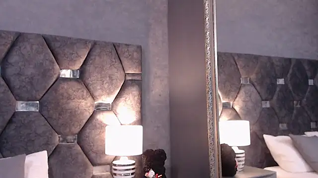 ScarletLenox online show from February 16, 2026, 11:17 am