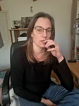 SpiceLea online show from January 7, 2025, 2:41 pm