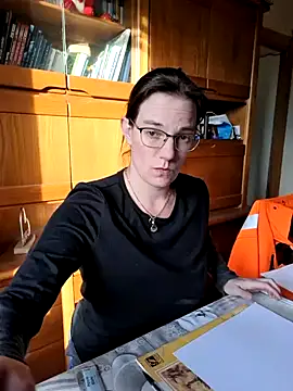 SpiceLea online show from January 18, 2025, 2:55 pm