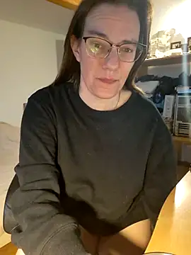 SpiceLea online show from March 7, 2025, 4:55 pm