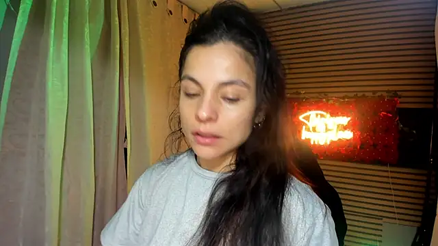 Snapshot of rosse_2504 chatting on October 21, 2025, 5:24 pm rosse 2504 online show from October 21, 2025, 5:24 pm