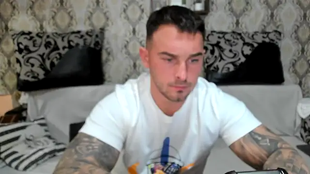 Jonmusclemaster online show from November 14, 2025, 8:29 pm