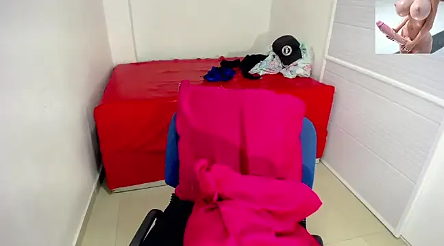 alicehugecock online show from March 6, 2025, 10:47 pm