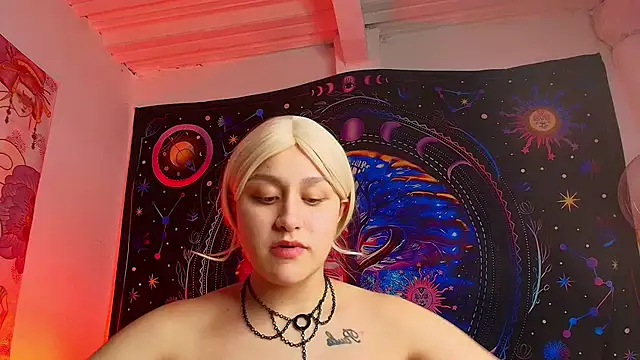 LailaCatt online show from September 20, 2025, 8:26 am