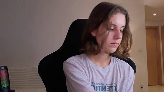 VanessaBayer2 online show from December 6, 2024, 9:57 pm