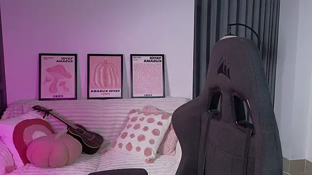 VanessaBayer2 online show from October 28, 2025, 2:15 am