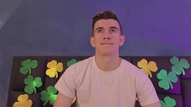 MikaelSlow online show from March 17, 2026, 3:33 am