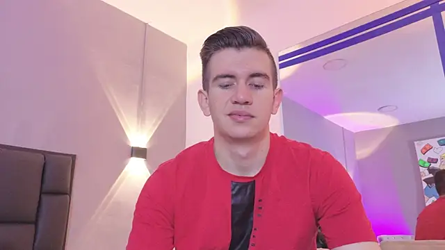 MikaelSlow online show from April 19, 2026, 4:56 am