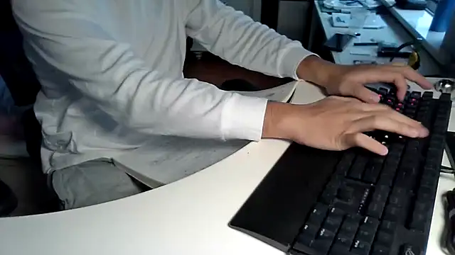 Snapshot of big-pig chatting on November 17, 2025, 12:49 am big-pig online show from November 17, 2025, 12:49 am