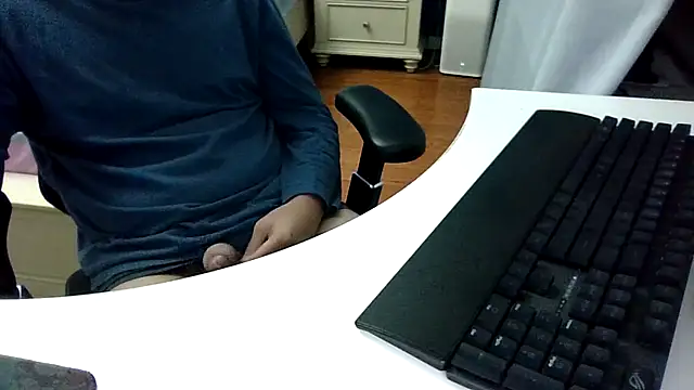 Snapshot of big-pig chatting on November 29, 2025, 1:47 pm big-pig online show from November 29, 2025, 1:47 pm