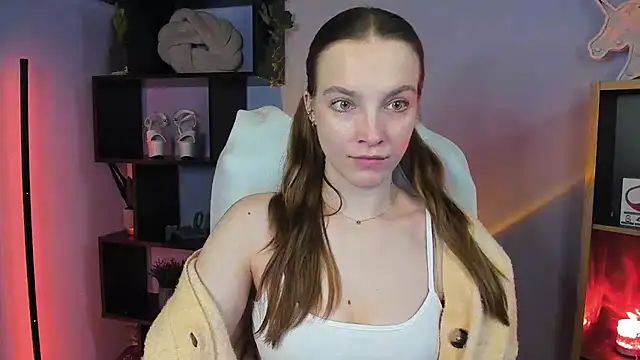 kenzie x online show from February 25, 2025, 8:14 am